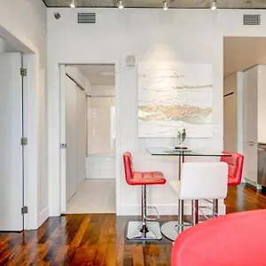 Perle Toute Equipee Avec Vue, Wi-fi Et Balcon Entre Vieux Et Centre-ville Apartment Montreal